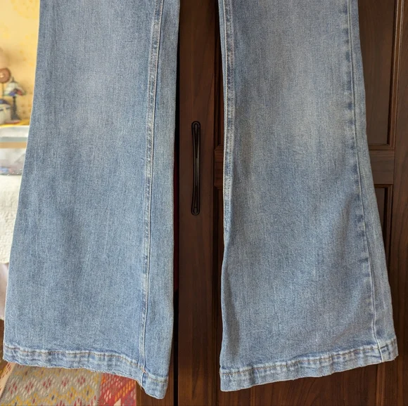 Garage Denim Light Wash Blue Jeans Flared High Waisted Size 7 / 28 NWOT - Picture 5 of 15